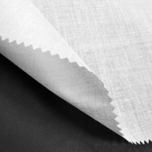 Toile blanche d'aspect irrégulier