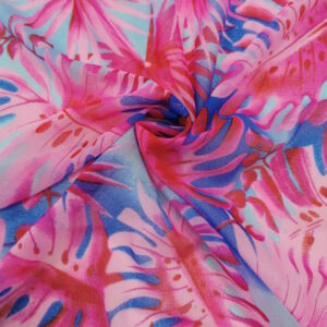 tissu pour paréo rose et bleu motif de feuilles roses, très souple